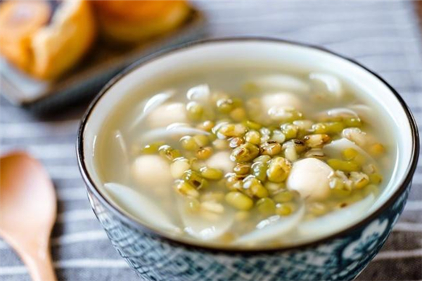 绿豆汤与什么不能同食 喝绿豆汤的禁忌